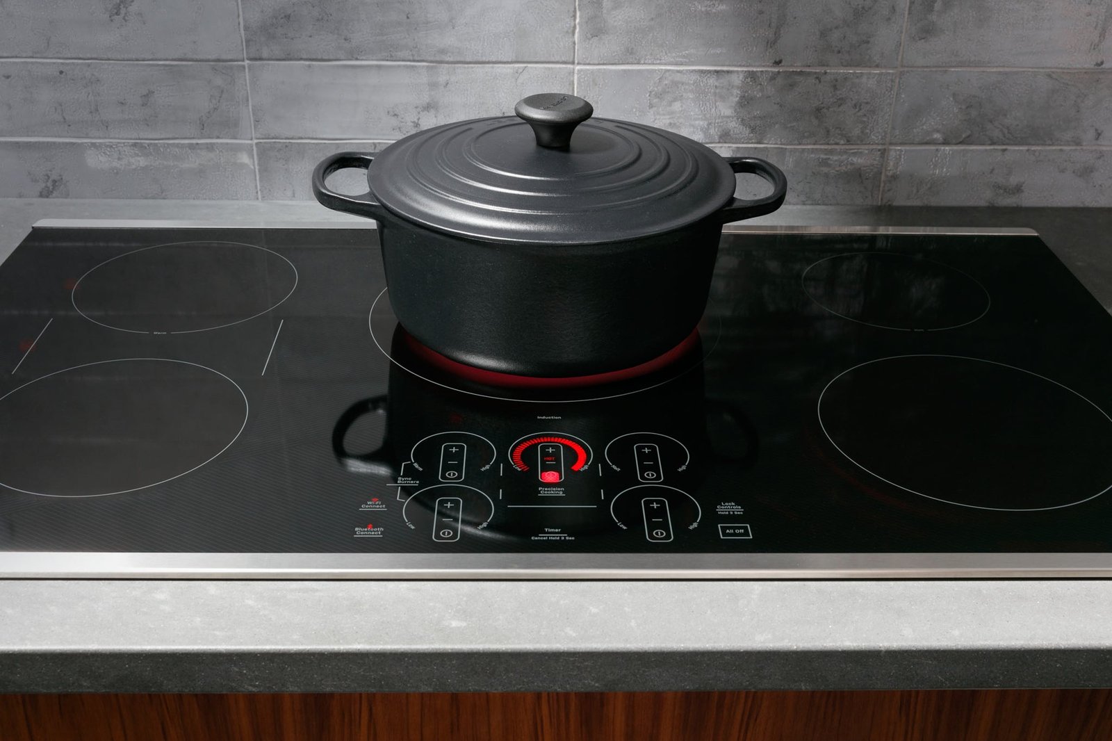 8 Best Induction Cooktops in India Under Rs. 2000