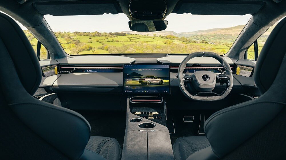 Lotus Eletre Interior