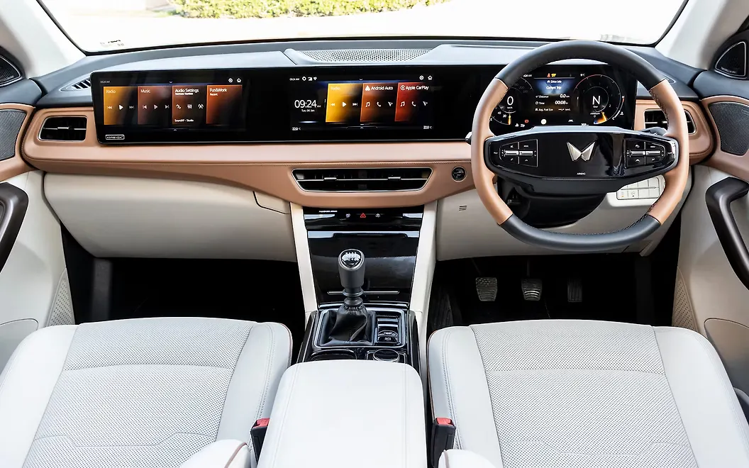 Mahindra XUV 7XO Interior