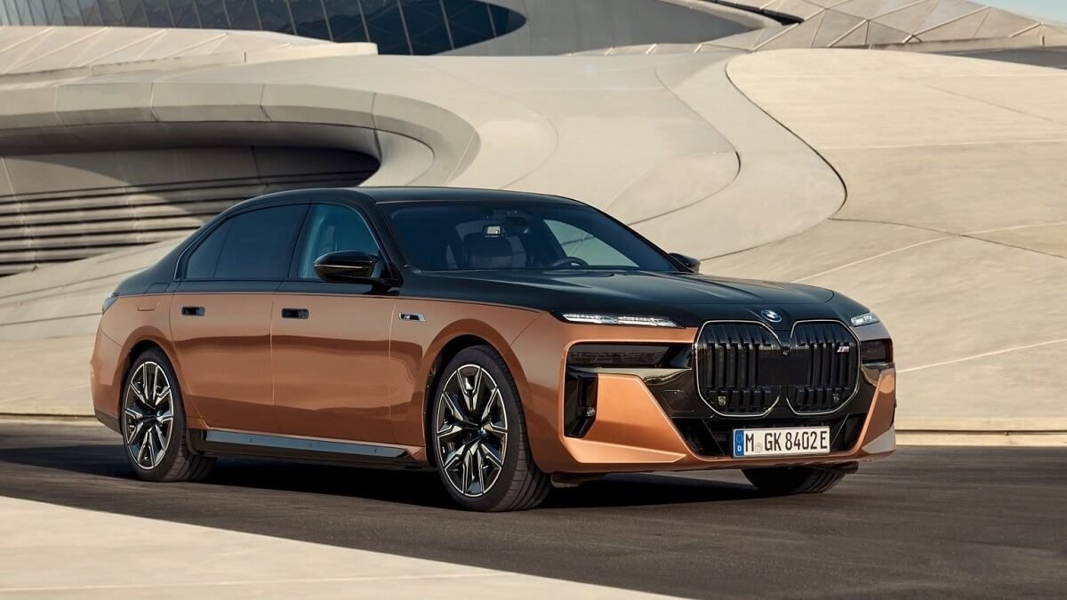 BMW i7