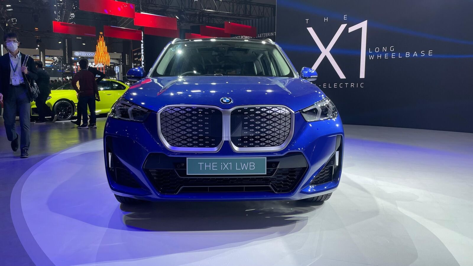 BMW iX1 LWB
